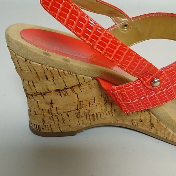 ANNE KLEIN i FLEX CORK, CROCO, SLING BACKSANDAL, ORANGE/RED, GOLD HARDWARE - Picture 3 of 14